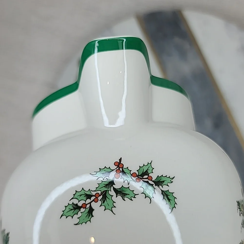 Spode Christmas Tree Mint Vintage Collectible Holiday 24oz Ceramic Jug/Pitcher